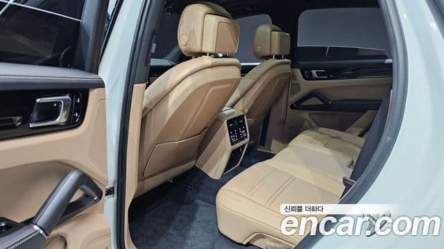 Porsche Cayenne 2020 — Photo 23/31