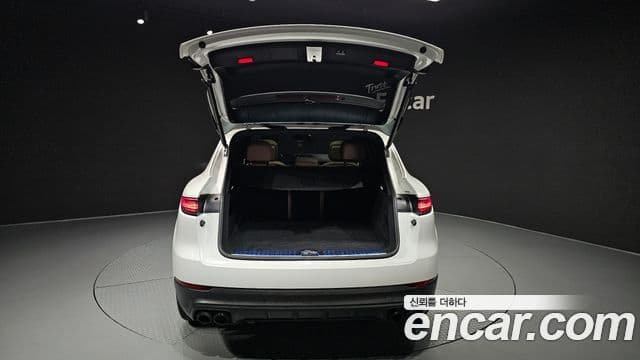 Porsche Cayenne 2020 — Photo 18/31