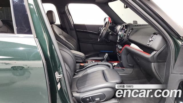 Mini Cooper S Countryman 2022 — Şəkil 32/34