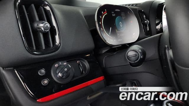 Mini Cooper S Countryman 2022 — Şəkil 31/34