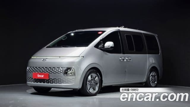 Hyundai Staria 2023 — Фото 1/20