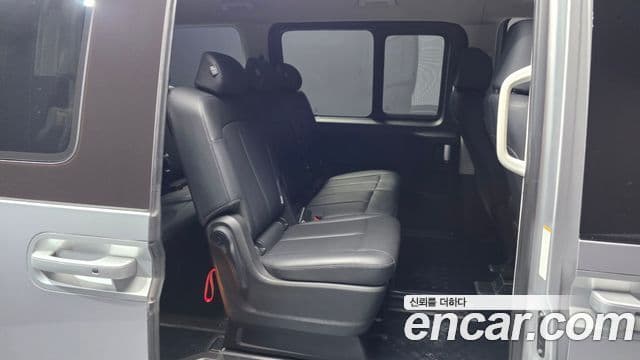 Hyundai Staria 2023 — Фото 12/20