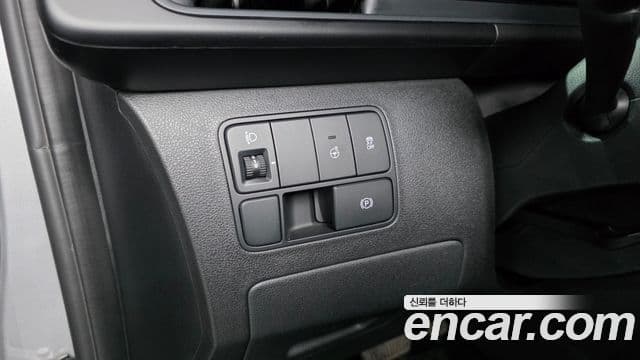 Hyundai Staria 2023 — Фото 17/20