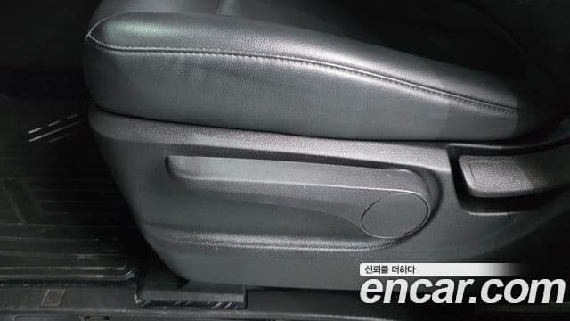 Hyundai Staria 2023 — Фото 19/20