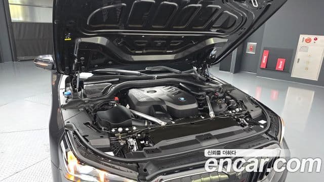 BMW 5 Series 2025 — Photo 29/32