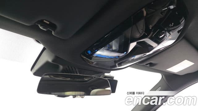 BMW 5 Series 2025 — Photo 13/32