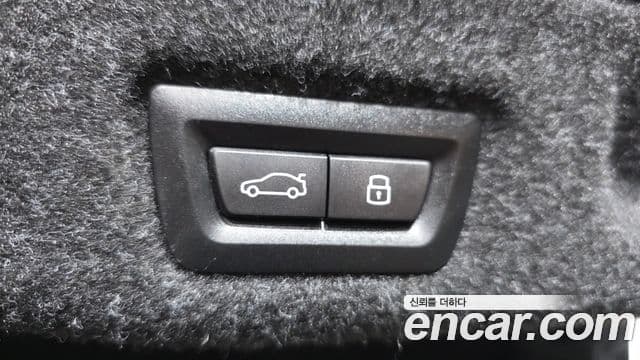 BMW 5 Series 2025 — Photo 17/32