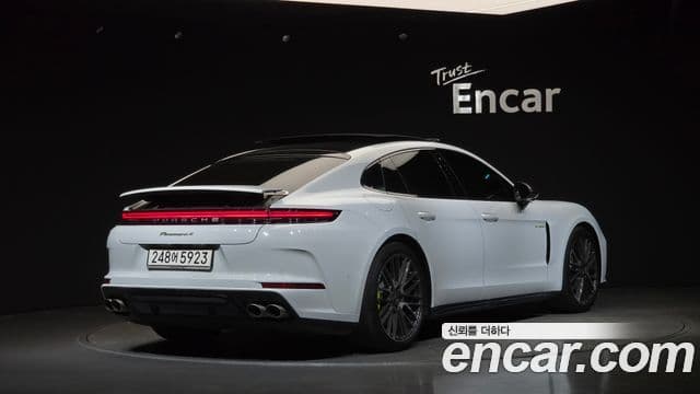 Porsche Panamera 2025 — Photo 31/34