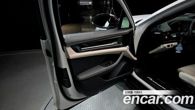 Porsche Panamera 2025 — Photo 33/34