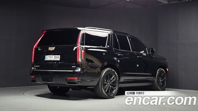 Cadillac Escalade 2023 — Фото 2/20