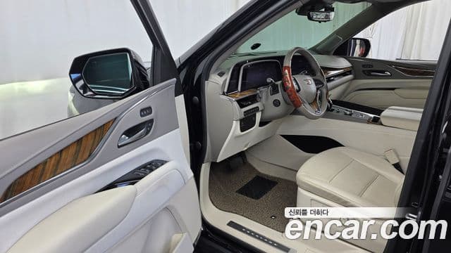 Cadillac Escalade 2023 — Фото 10/20