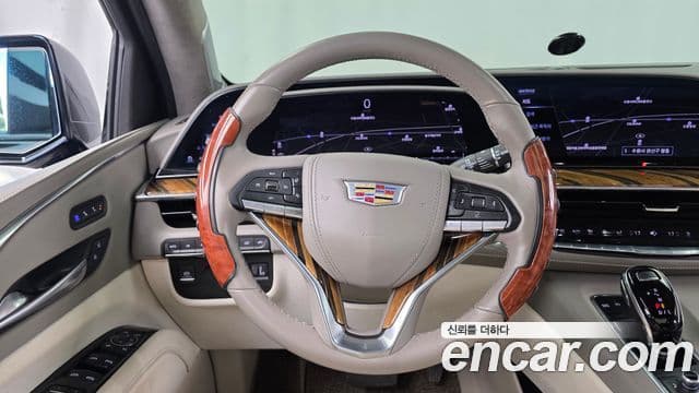 Cadillac Escalade 2023 — Фото 13/20
