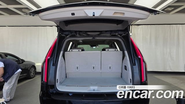 Cadillac Escalade 2023 — Фото 20/20