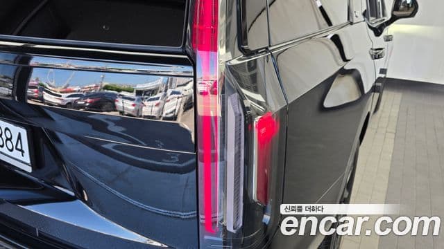Cadillac Escalade 2023 — Şəkil 29/33