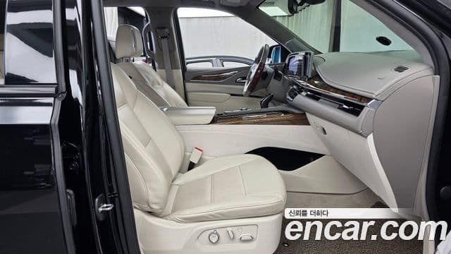 Cadillac Escalade 2023 — Şəkil 31/33