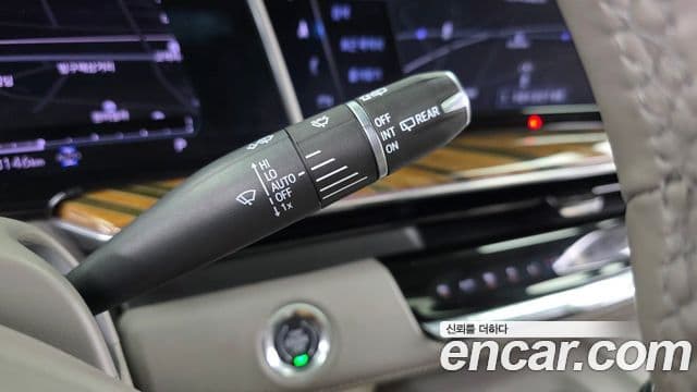 Cadillac Escalade 2023 — Şəkil 22/33