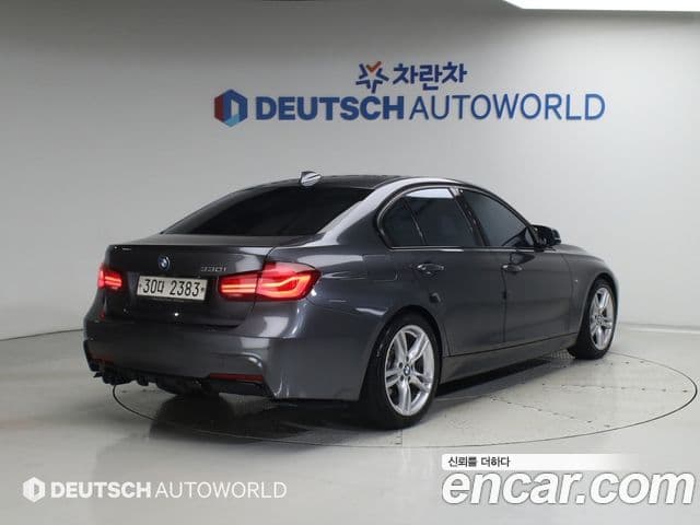 BMW 3 Series 2018 — ფოტო 12/20
