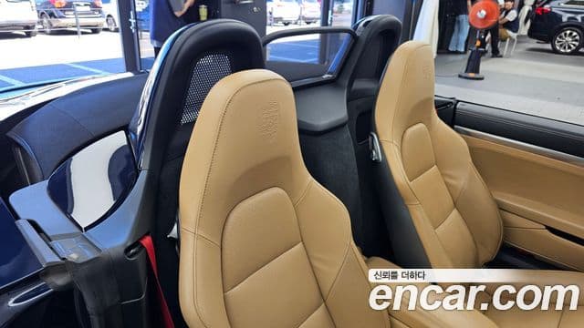 Porsche 718 Boxster 2019 — Фото 11/20