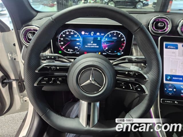 Mercedes-Benz GLC-Class 2026 — Photo 13/20