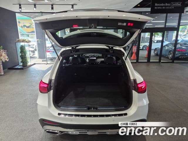 Mercedes-Benz GLC-Class 2026 — Photo 2/20