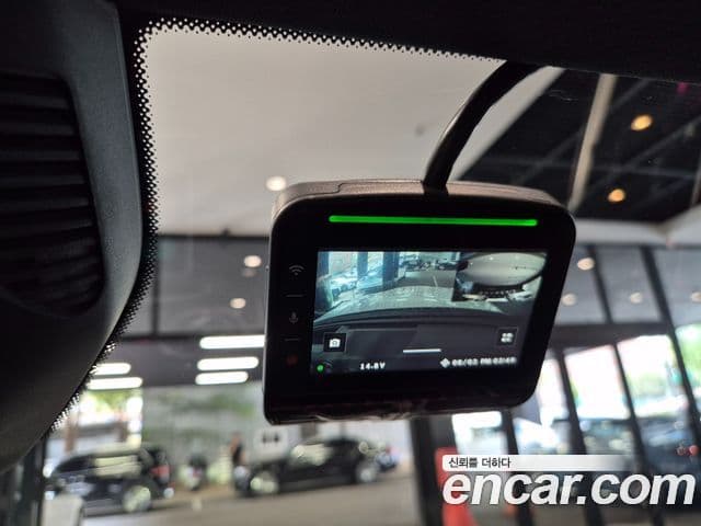 Mercedes-Benz GLC-Class 2026 — Photo 10/20
