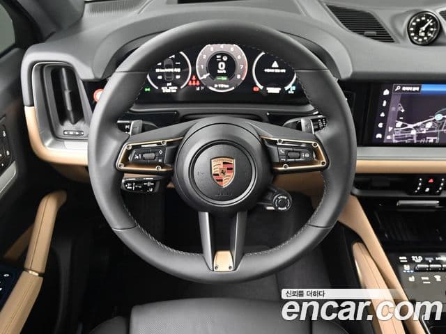 Porsche Cayenne 2025 — ფოტო 16/20