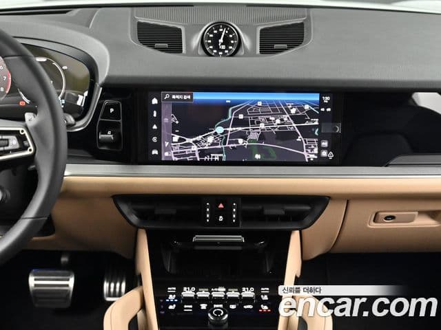 Porsche Cayenne 2025 — ფოტო 10/20