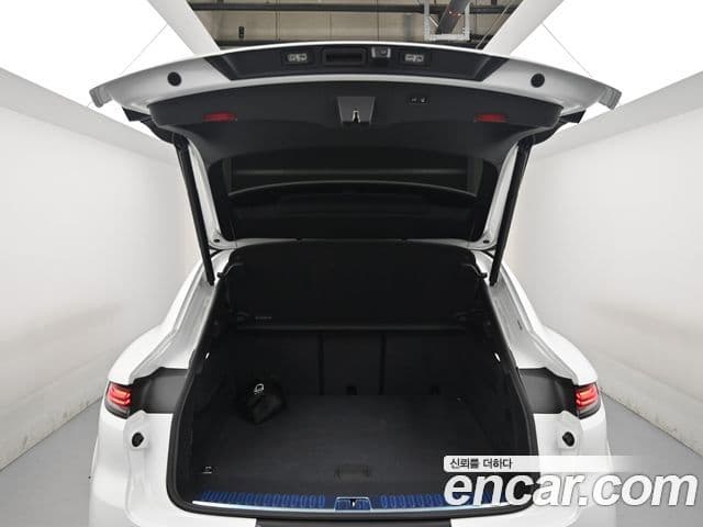 Porsche Cayenne 2025 — ფოტო 17/20