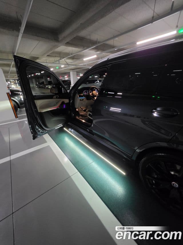 BMW X7 2021 — Photo 6/12