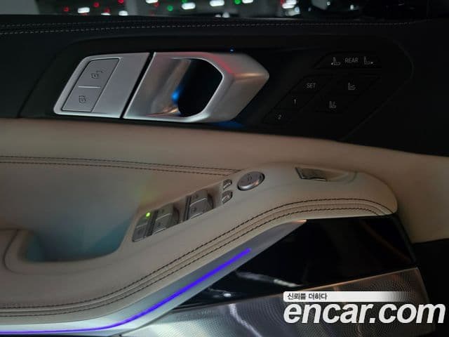 BMW X7 2021 — Photo 12/12