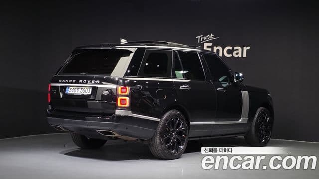 Land Rover Range Rover 2020 — Photo 16/20