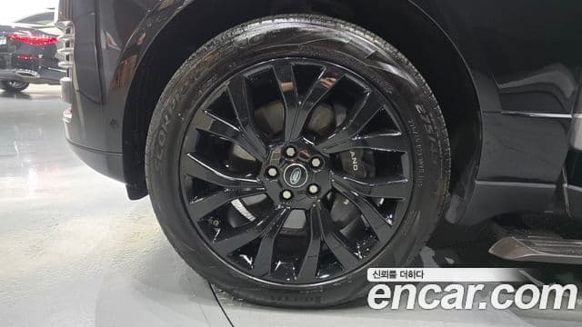 Land Rover Range Rover 2020 — Photo 10/20