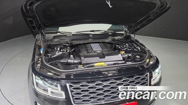 Land Rover Range Rover 2020 — Photo 15/20
