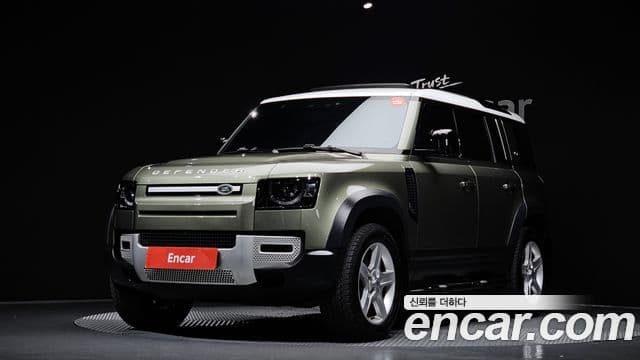 Land Rover Defender 2022 — Photo 25/33