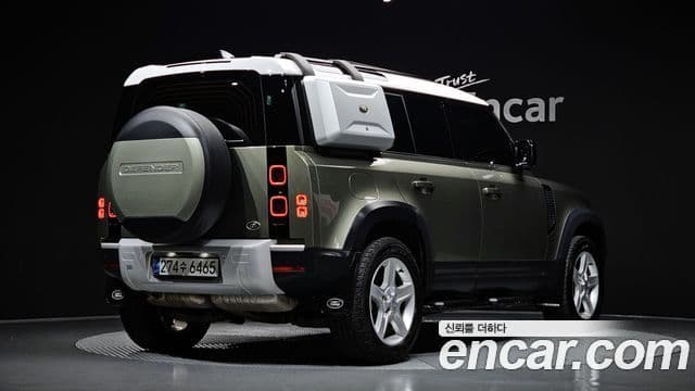 Land Rover Defender 2022 — Photo 22/33