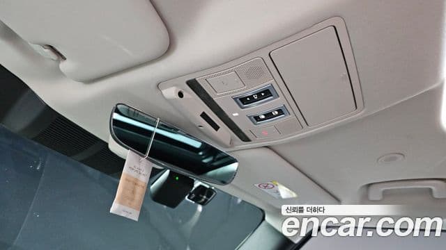 Land Rover Defender 2022 — Photo 18/33