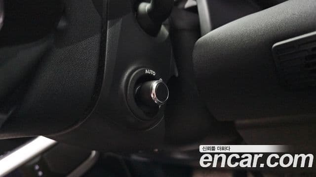 Land Rover Defender 2022 — Photo 16/33