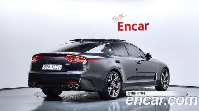 Kia Stinger 2018 — Фото 2/20