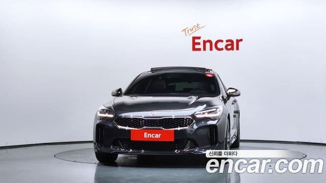 Kia Stinger 2018 — Фото 3/20