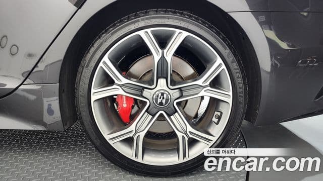 Kia Stinger 2018 — Şəkil 6/36