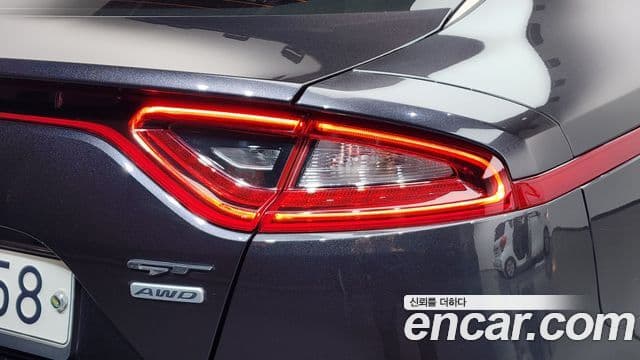 Kia Stinger 2018 — Şəkil 3/36