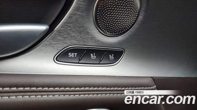 Kia Stinger 2018 — Şəkil 11/36