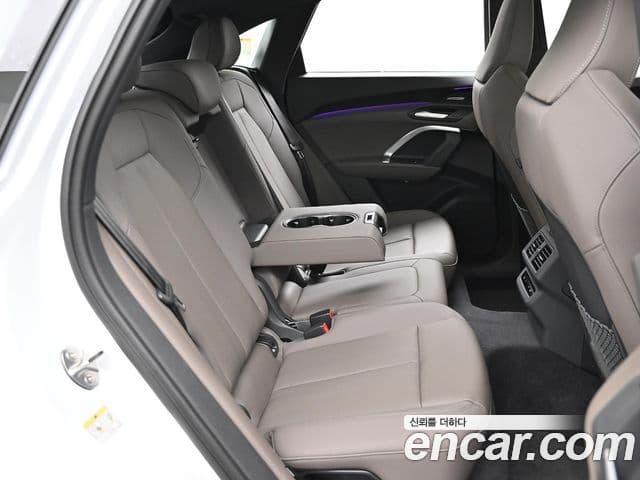 Audi Q5 2025 — Photo 12/20
