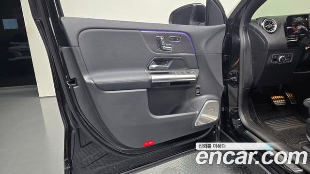 Mercedes-Benz EQA 2023 — ფოტო 27/32