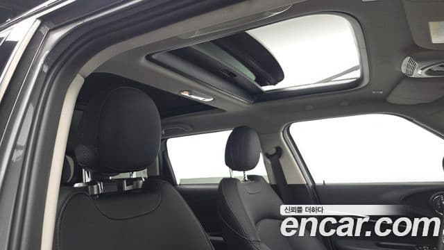 Mini Cooper Clubman 2021 — Фото 15/20