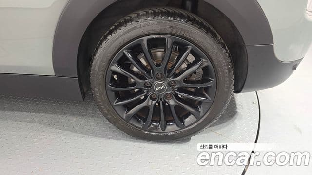 Mini Cooper Clubman 2021 — Şəkil 10/30