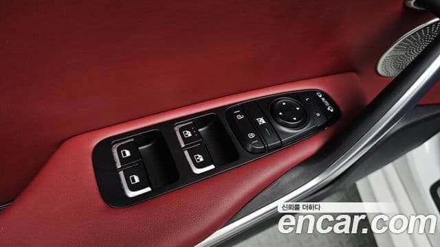 Kia Stinger 2019 — Фото 17/20