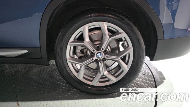 BMW X4 2023 — Photo 17/38