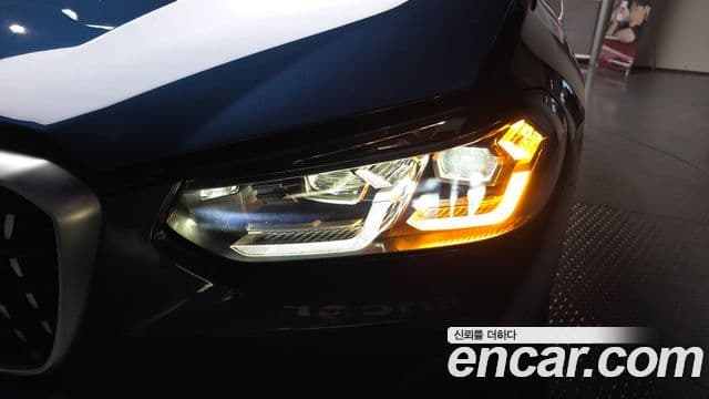 BMW X4 2023 — Photo 24/38