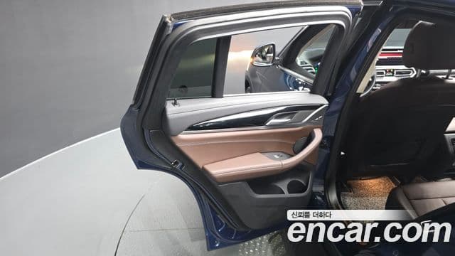 BMW X4 2023 — Photo 21/38